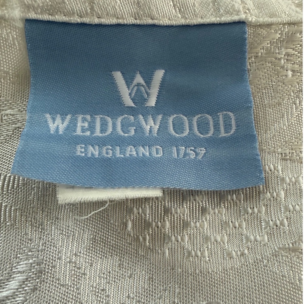 Vintage Wedgewood England Damask White Tablecloth 82" x 67" Elegant Old Money